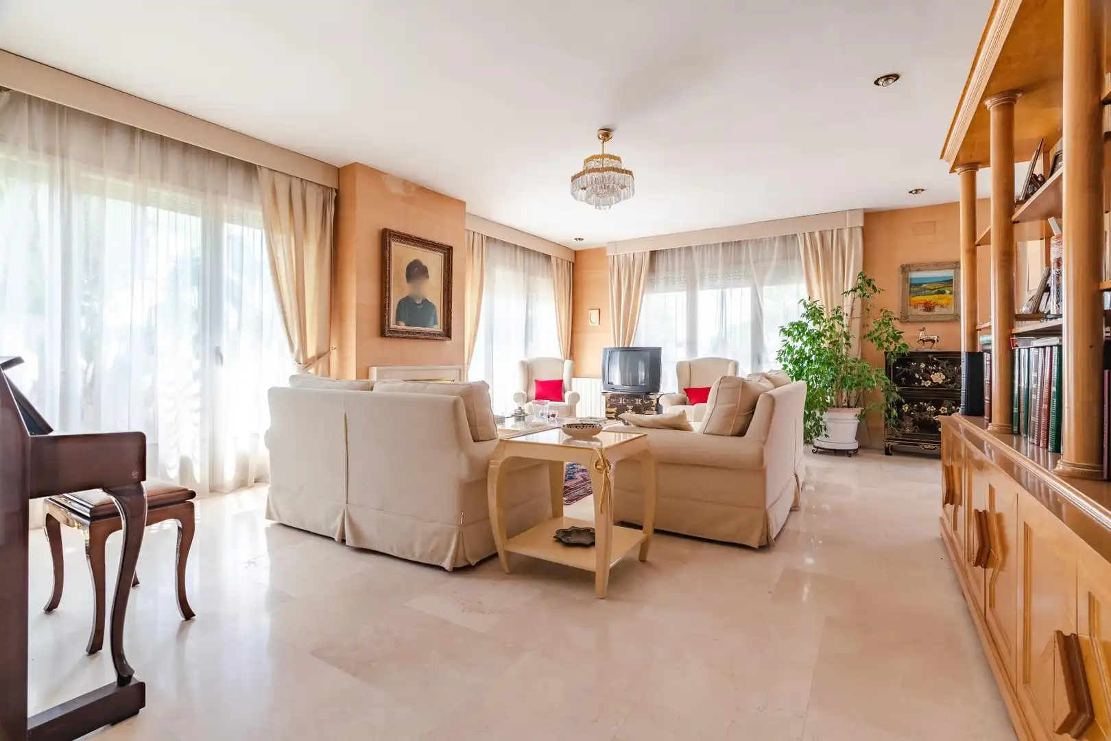 Sala d'estar de Casa o xalet en venda en Móra d'Ebre amb Aire condicionat, Calefacció i Jardí privat