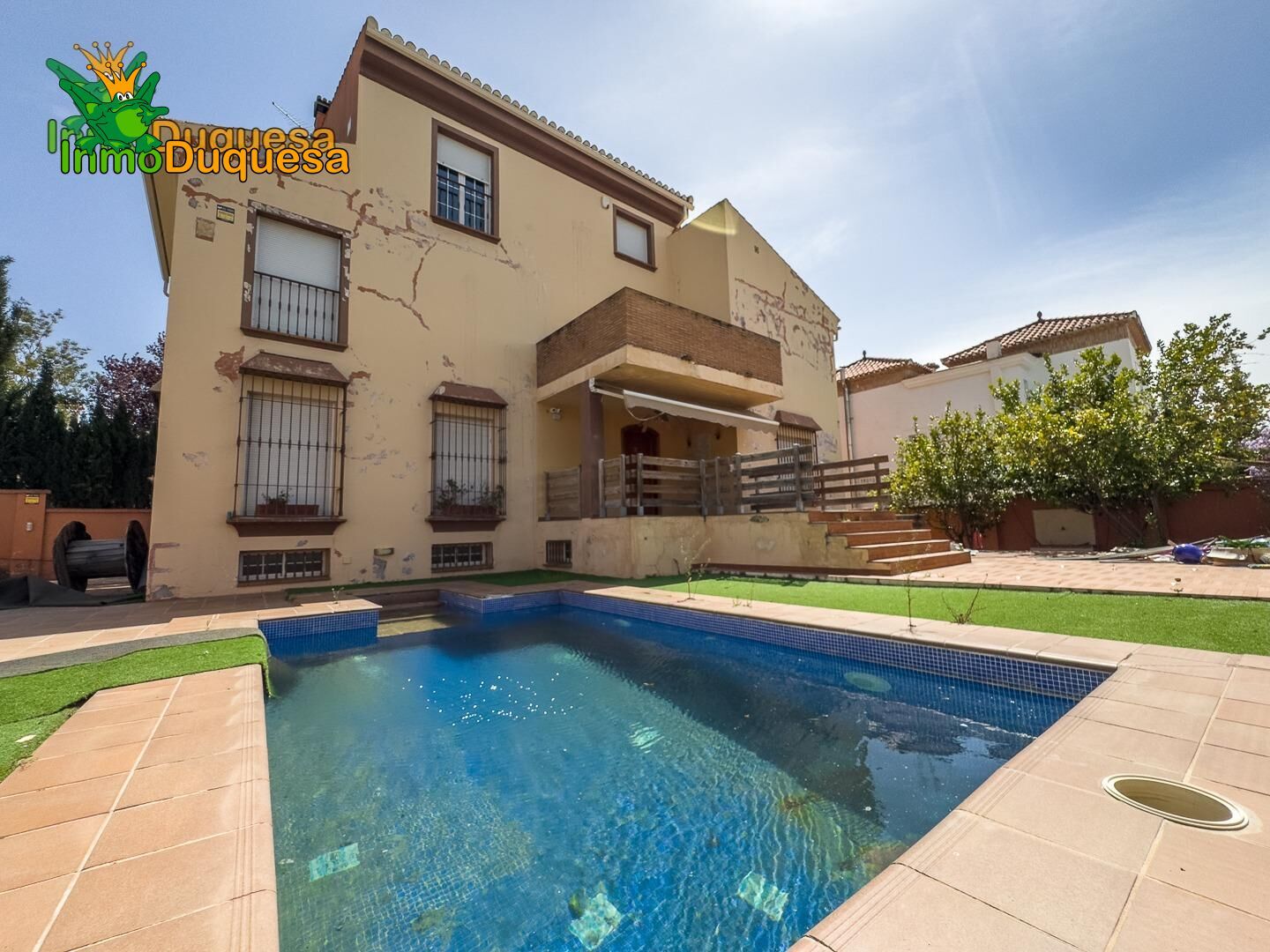 Vista exterior de Casa o xalet en venda en Atarfe amb Jardí privat, Terrassa i Traster