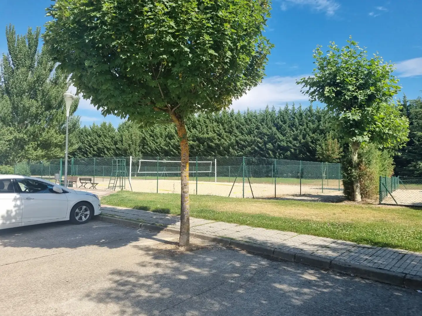 Aparcament de Casa adosada en venda en Castrillo del Val amb Calefacció, Jardí privat i Terrassa