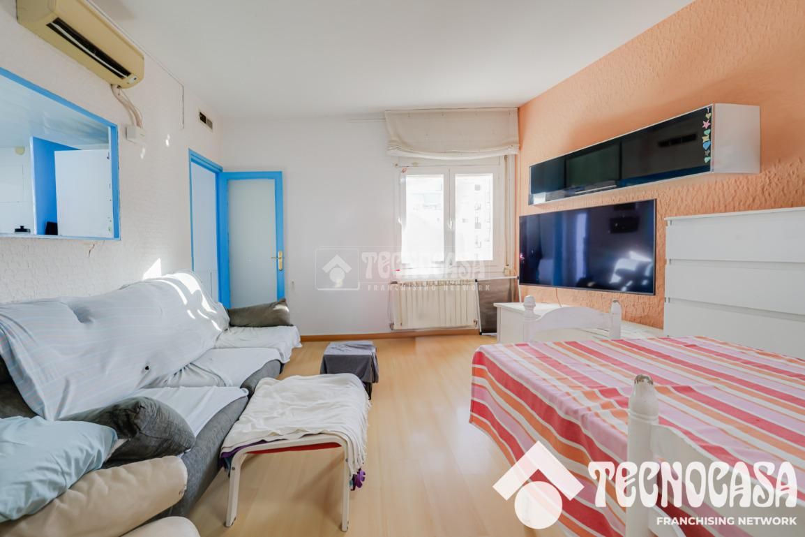 Living room of Attic for sale in  Barcelona Capital  with Air Conditioner, Heating and Parquet flooring