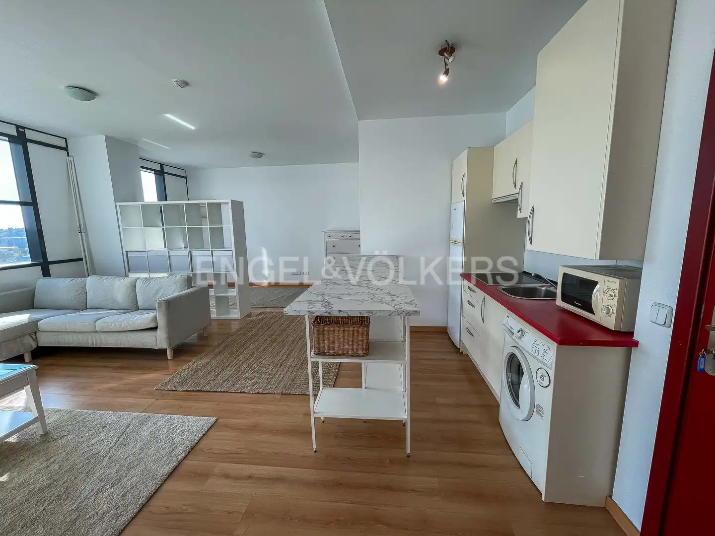 Living room of Study for rent in San Sebastián de los Reyes  with Air Conditioner, Heating and Parquet flooring