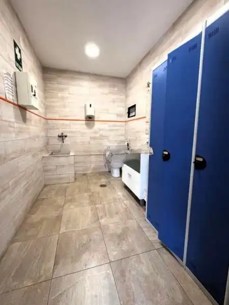Badezimmer von Fabrikhallen zur Miete in Mairena del Aljarafe