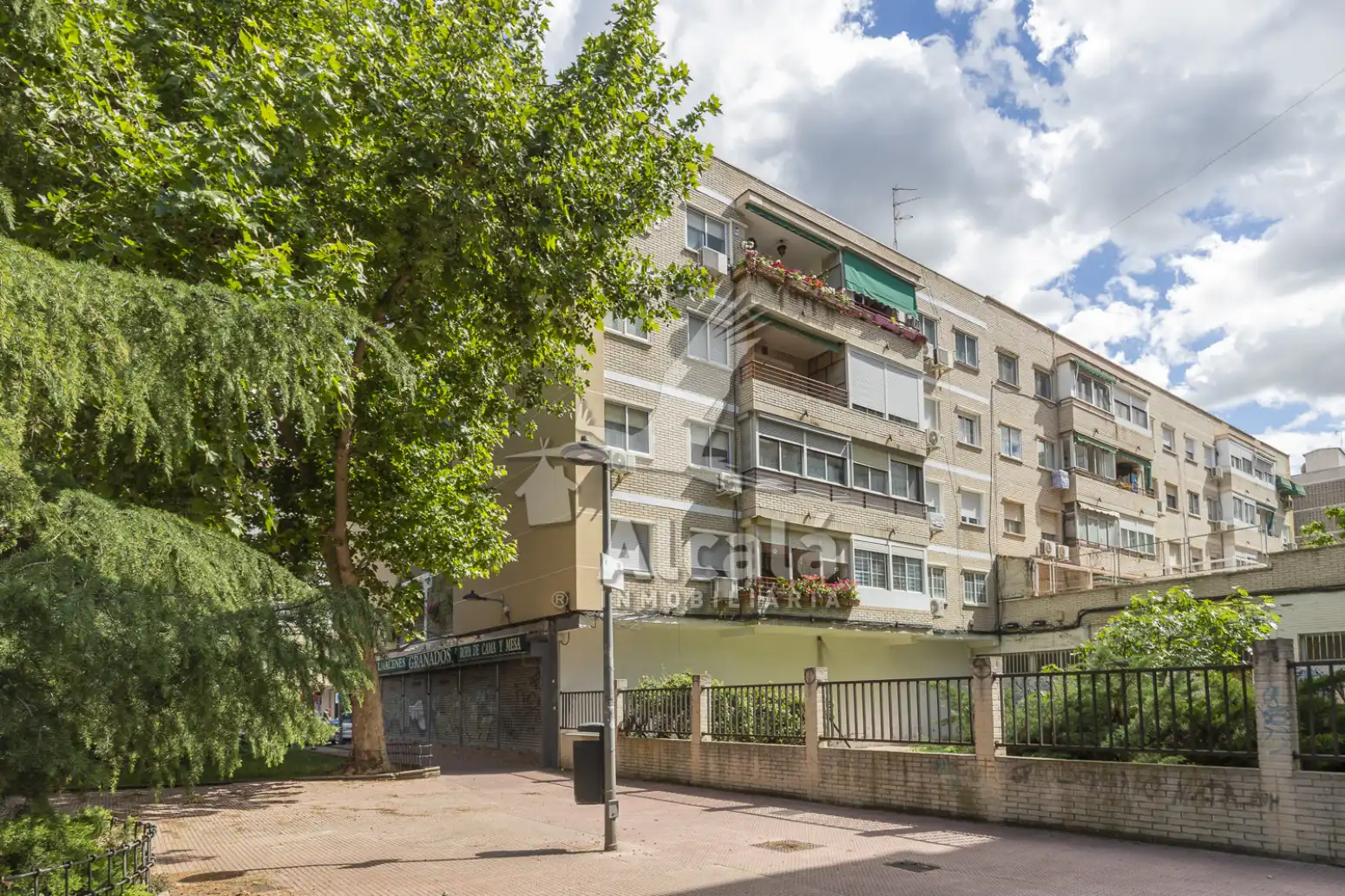 Außenansicht von Wohnung zum Verkauf in Alcalá de Henares mit Heizung und Terrasse