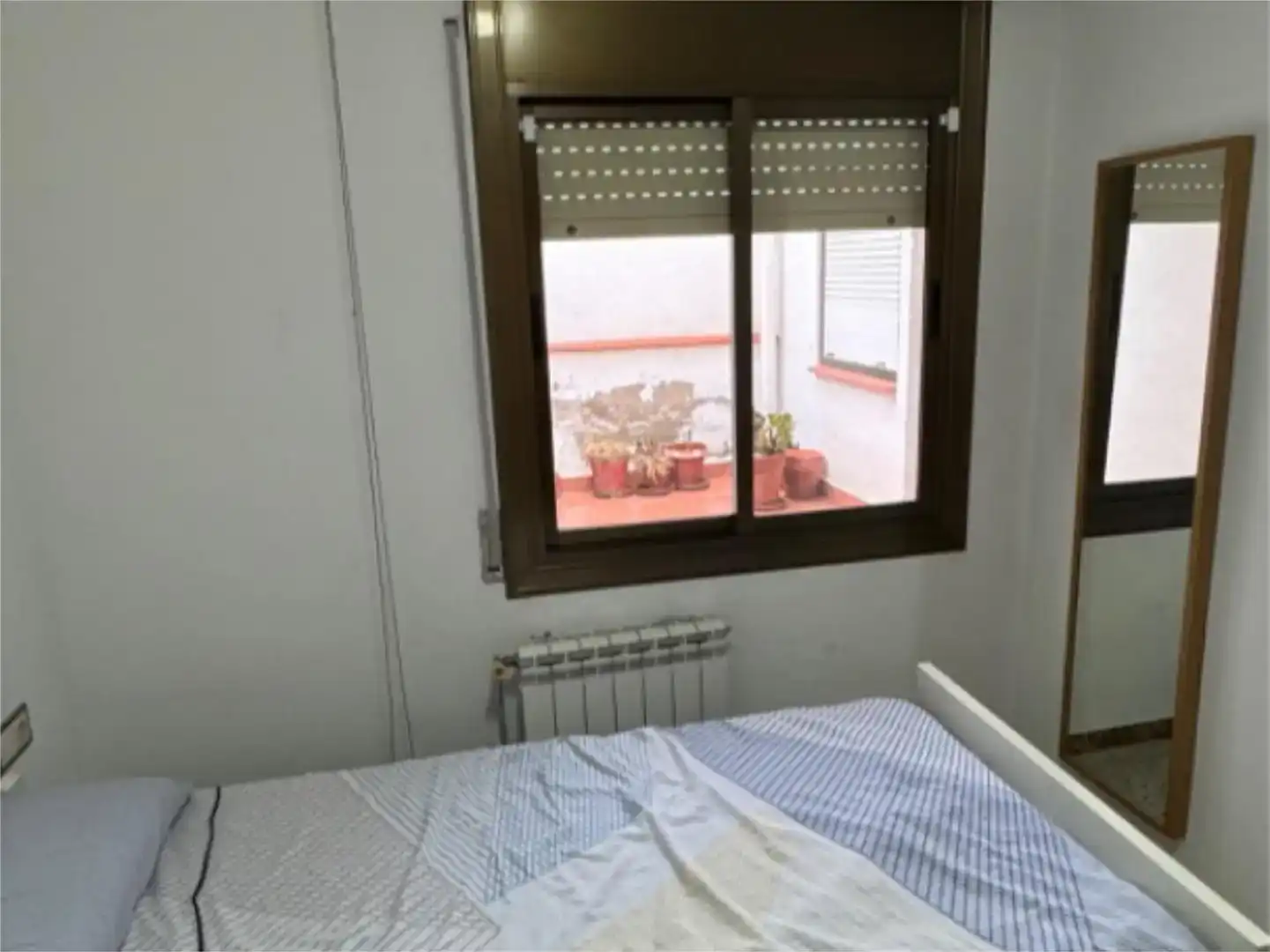 Dormitori de Pis en venda en Sabadell amb Aire condicionat i Balcó