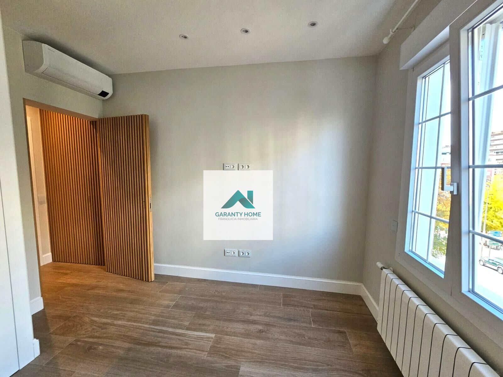 Bedroom of Flat to rent in  Madrid Capital  with Air Conditioner and Heating