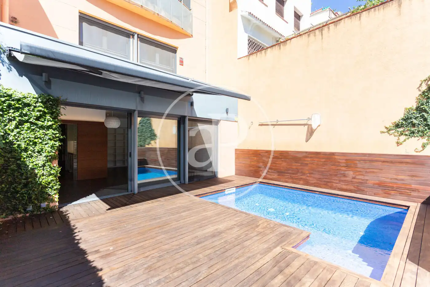 Swimming pool of Detached homes for rent in Barcelona  with Air Conditioner, Heating and Private garden