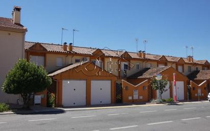 Exterior view of House or chalet for sale in Patones  with Heating, Private garden and Terrace