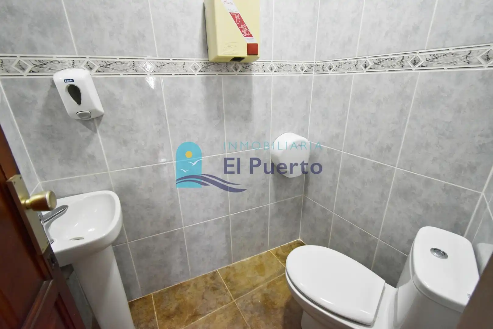 Bany de Local en venda en Mazarrón amb Moblat