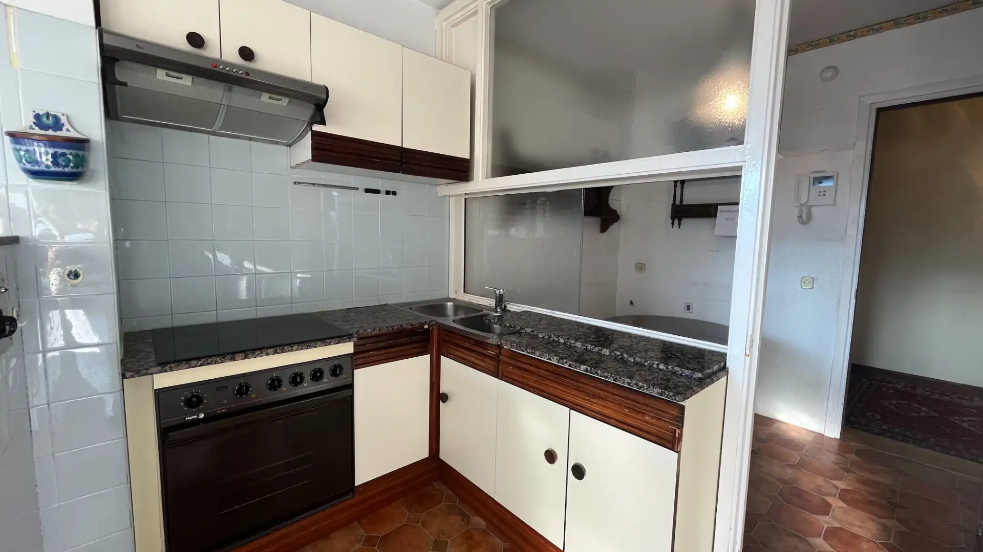 Kitchen of Flat for sale in Ibaiondo