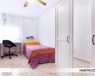 Bedroom of Apartment to share in  Sevilla Capital  with Air Conditioner