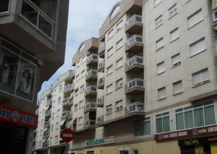 Vista exterior de Piso en venta en Oliva con Trastero