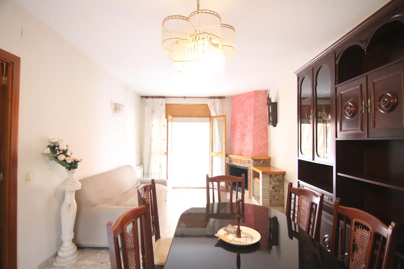Sala de estar de Piso en venta en Olesa de Montserrat con Calefacción, Terraza y Horno