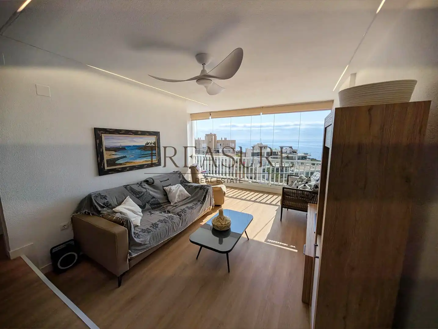 Sala d'estar de Pis en venda en Cartagena amb Aire condicionat i Moblat