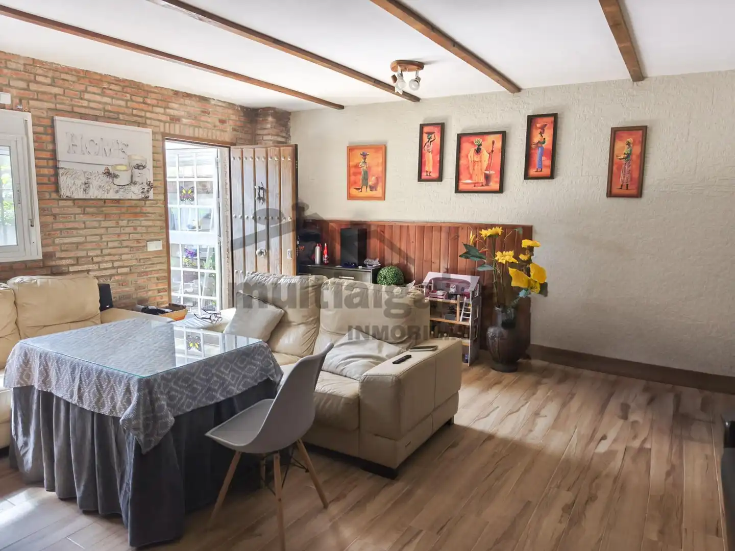 Sala d'estar de Casa adosada en venda en Jerez de la Frontera amb Aire condicionat i Traster