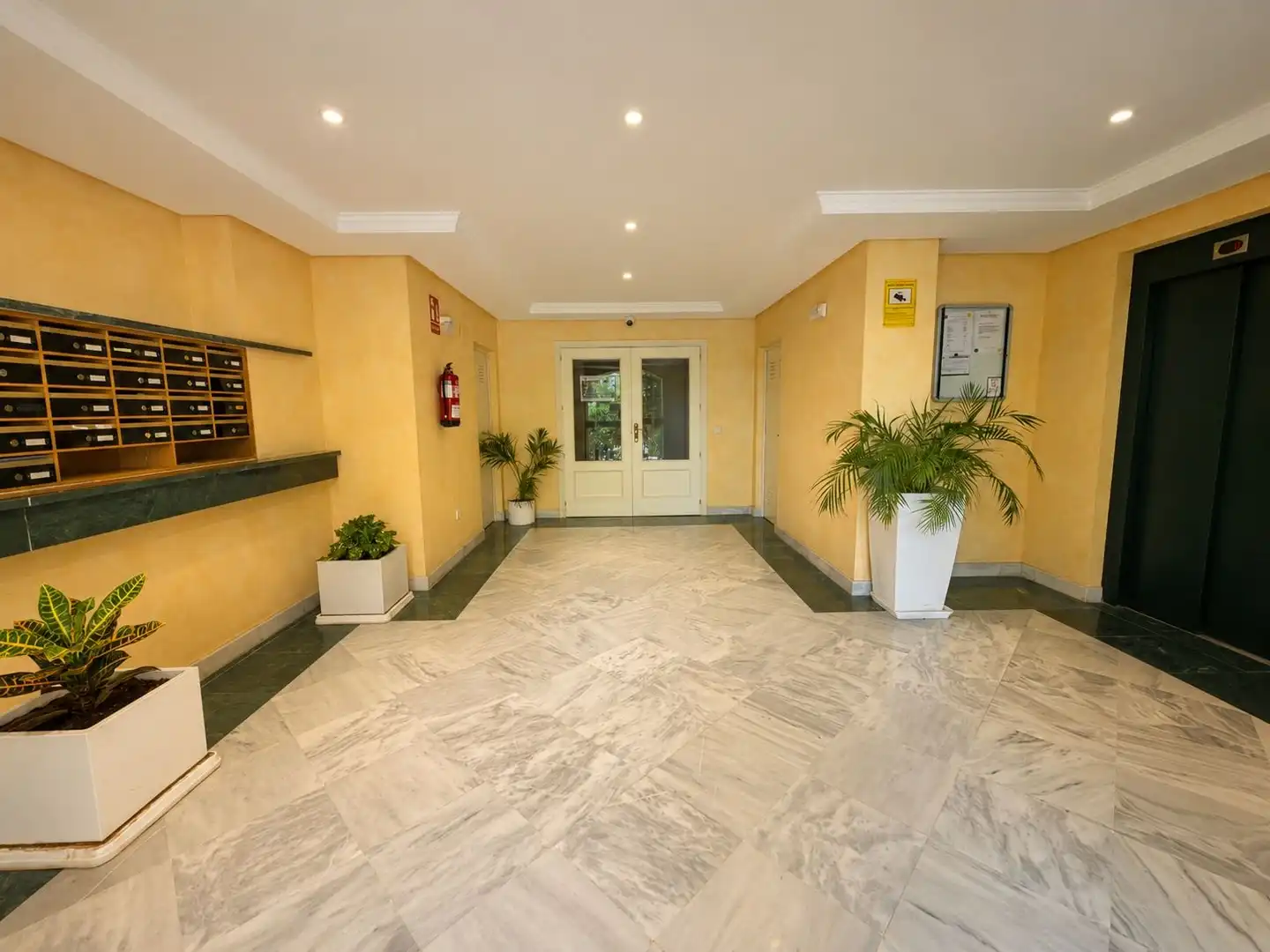 Apartamento en venta en Marbella con Jardín privado y Piscina comunitaria