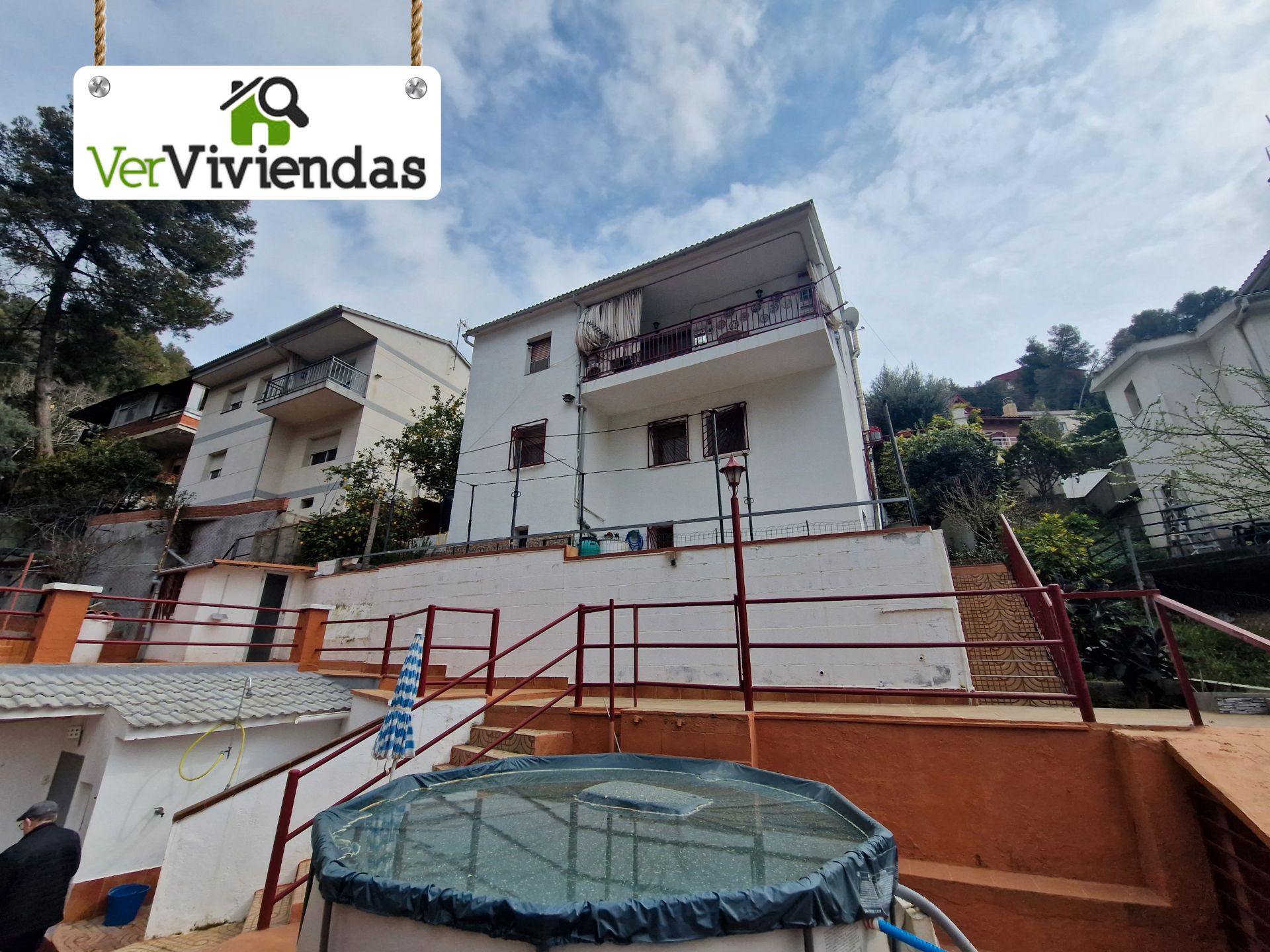Vista exterior de Casa o xalet en venda en Corbera de Llobregat amb Calefacció, Jardí privat i Terrassa