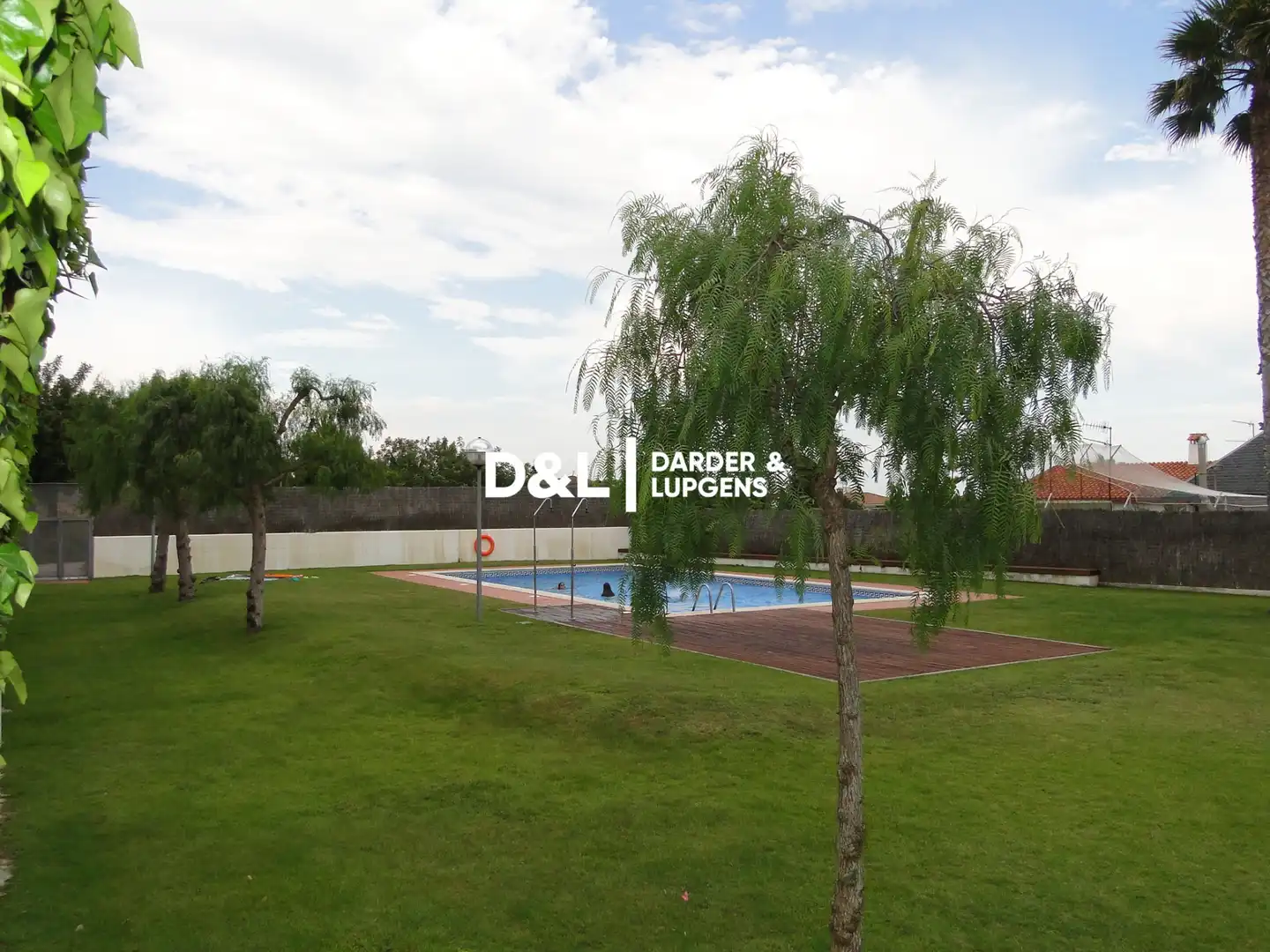 Garten von Einfamilien-Reihenhaus zum Verkauf in Vilanova i la Geltrú mit Klimaanlage, Heizung und Privatgarten