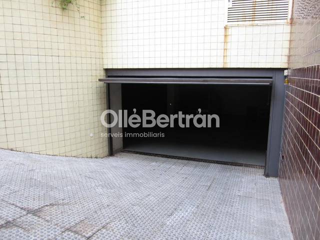 Garaje en Alquiler en de Còrsega en Dreta de l'Eixample