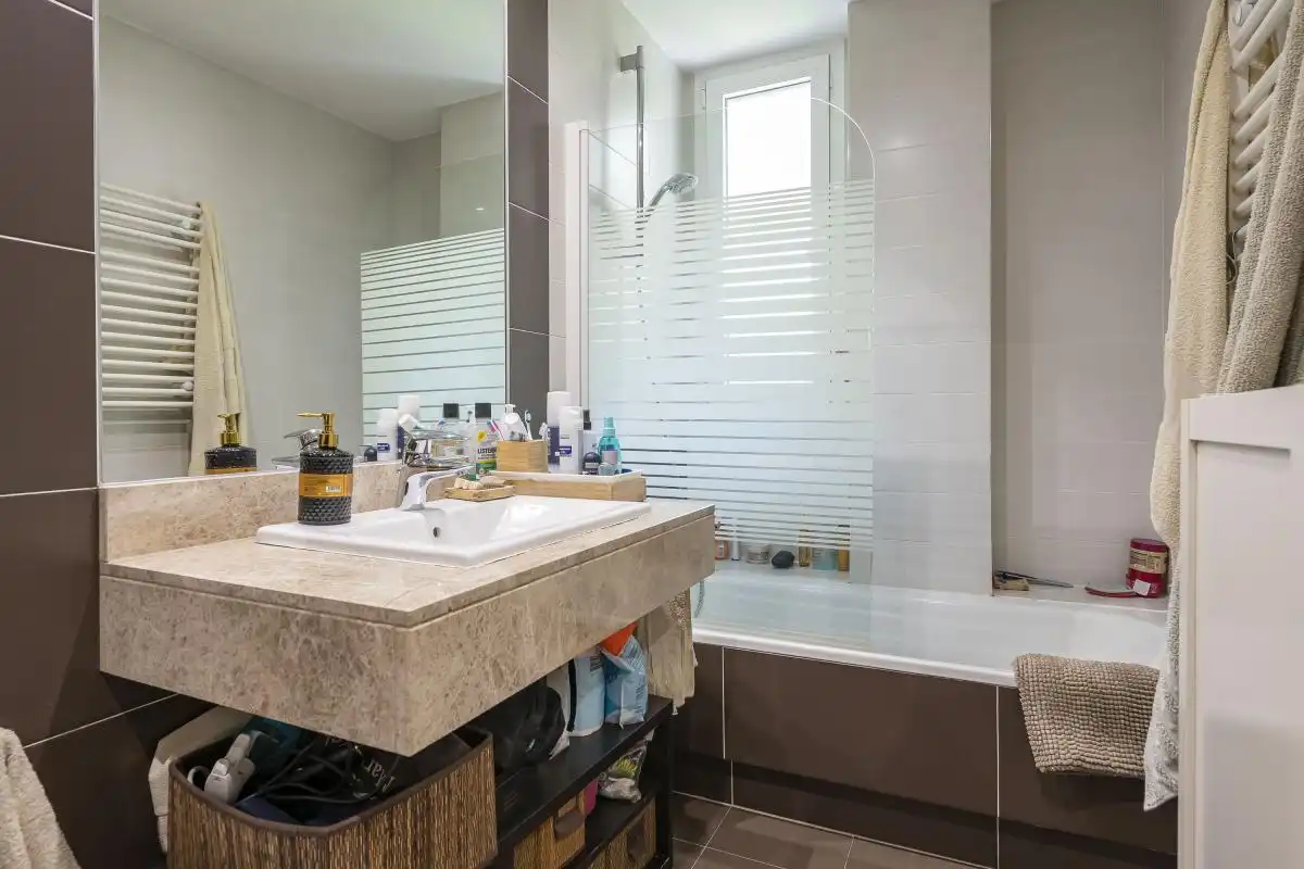 Baño de Planta baja en venta en Pozuelo de Alarcón con Aire acondicionado, Calefacción y Jardín privado