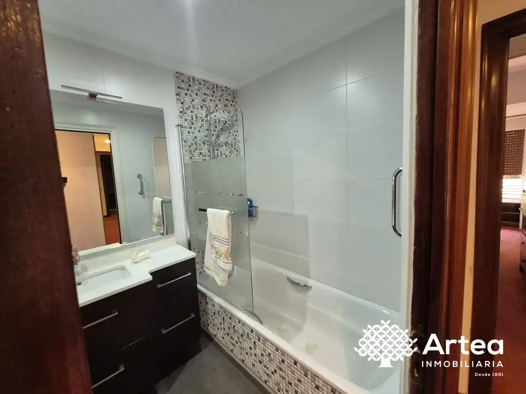 Bathroom of Flat for sale in Bilbao   with Heating