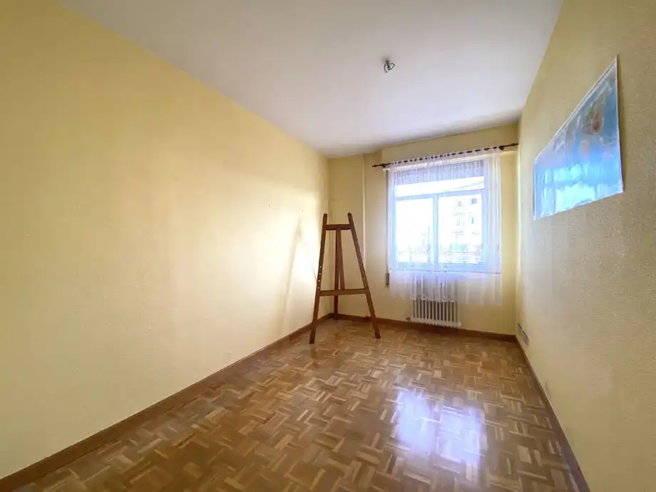 Habitación de Piso en venta en Vitoria - Gasteiz con Calefacción, Parquet y Terraza