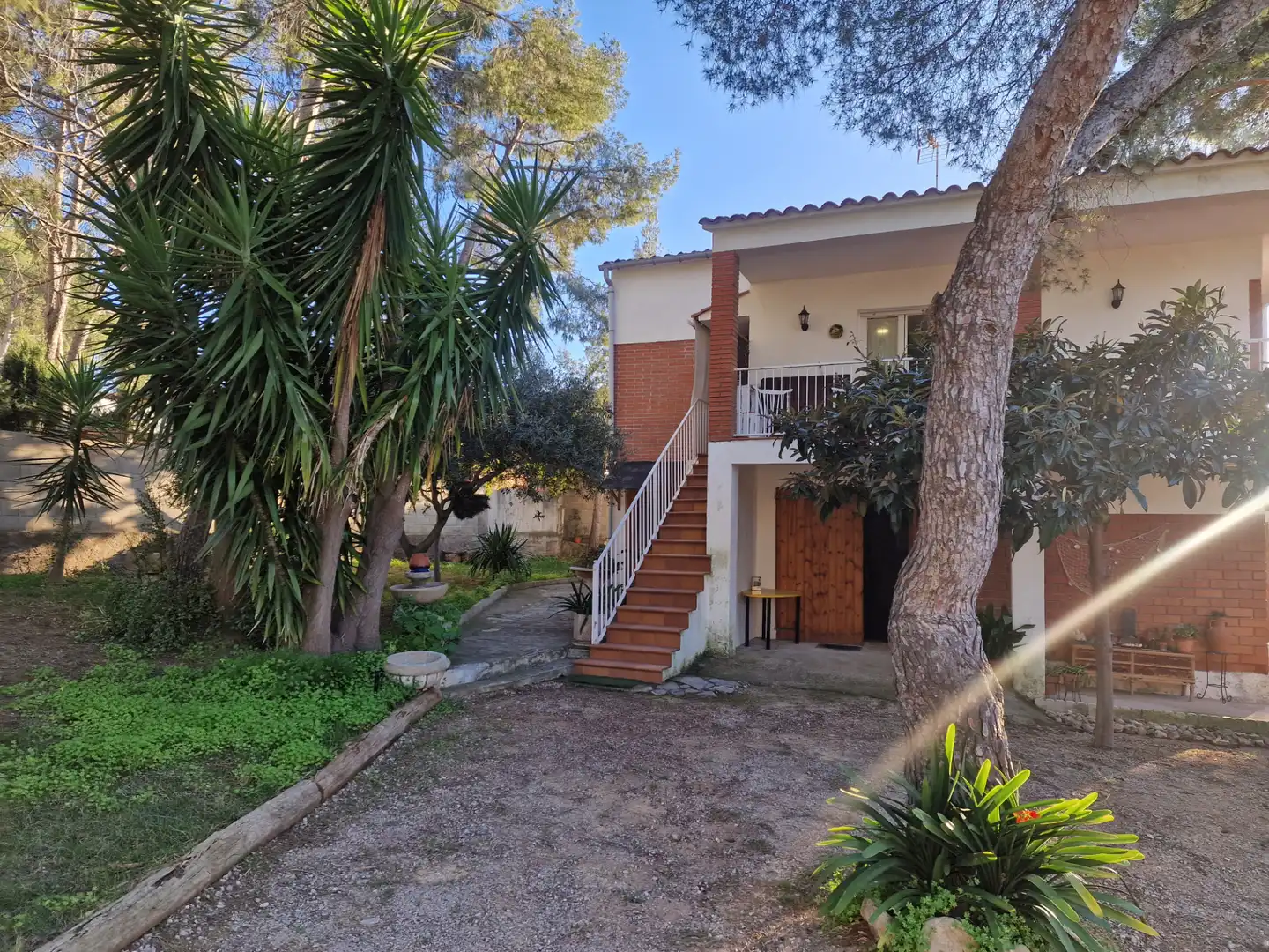 Vista exterior de Casa o xalet en venda en Cubelles amb Aire condicionat, Calefacció i Jardí privat