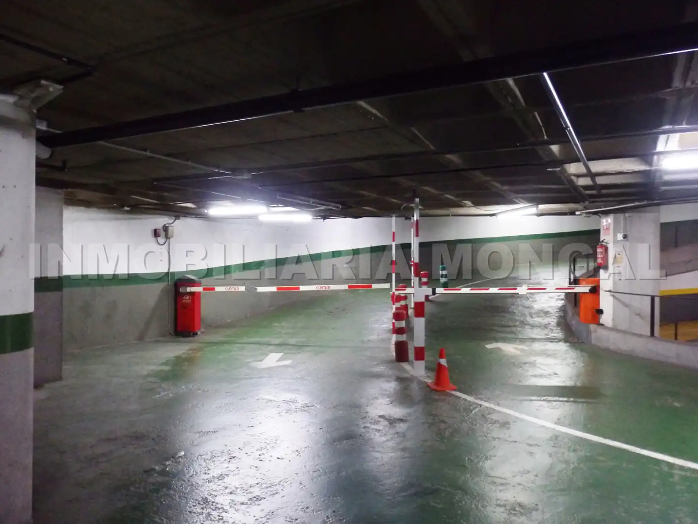 Parking de Garaje en venta en Cornellà de Llobregat