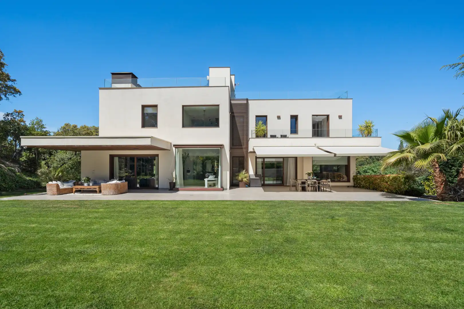 Vista exterior de Casa o chalet en venta en Las Rozas de Madrid con Aire acondicionado, Calefacción y Jardín privado