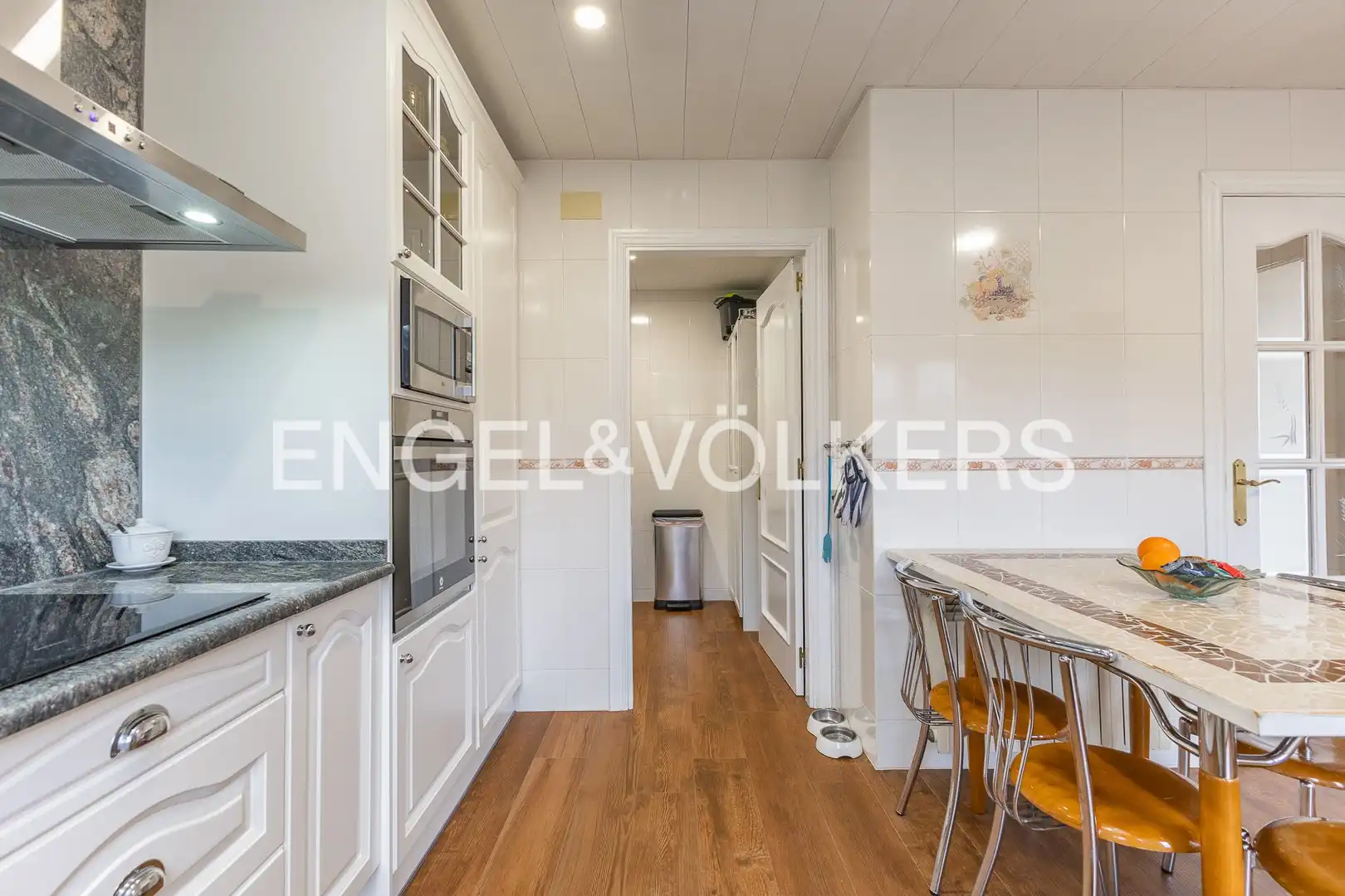 Cocina de Casa o chalet en venta en Castellar del Vallès con Aire acondicionado, Calefacción y Jardín privado