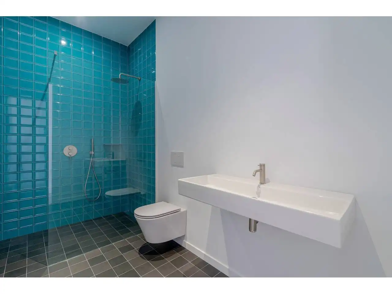 Baño de Piso en venta en Valencia con Aire acondicionado, Calefacción y Terraza
