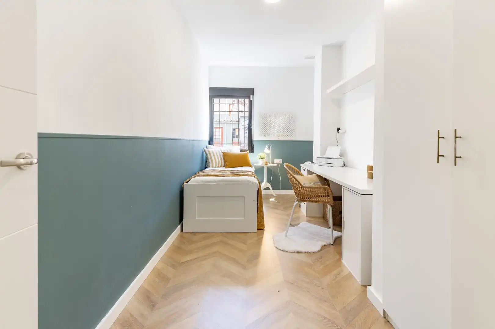 Bedroom of Flat for rent in Valencia  with Air Conditioner, Heating and Storage room