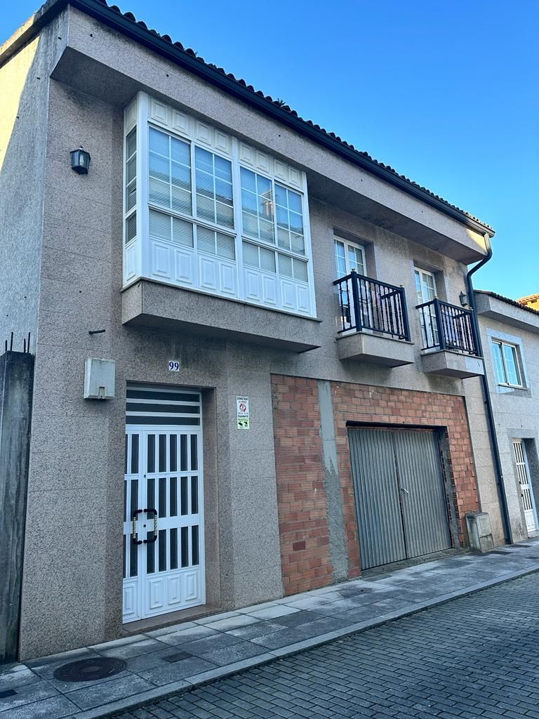 Exterior view of Single-family semi-detached for sale in Santiago de Compostela   with Heating, Storage room and Furnished