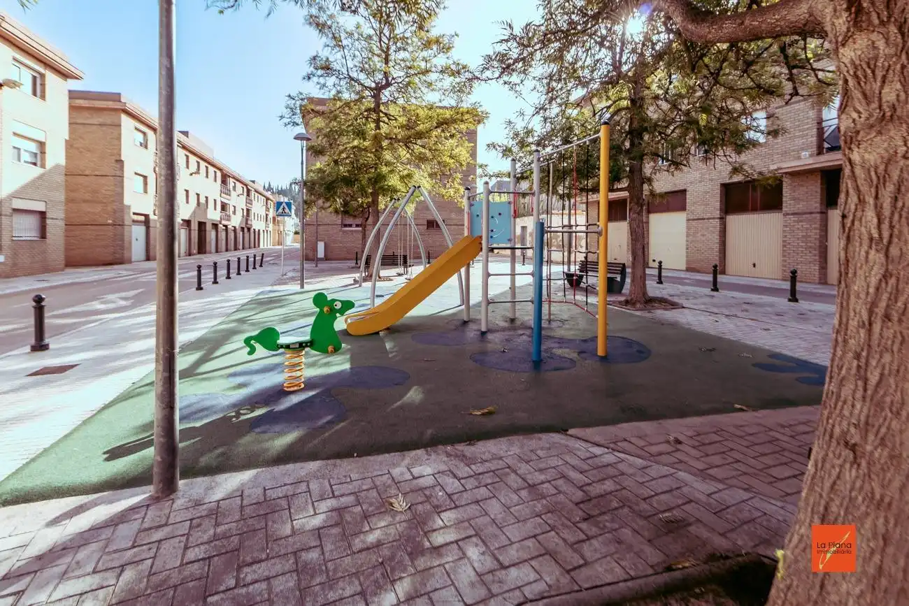 Vista exterior de Pis en venda en Tortosa amb Calefacció, Terrassa i Alarma