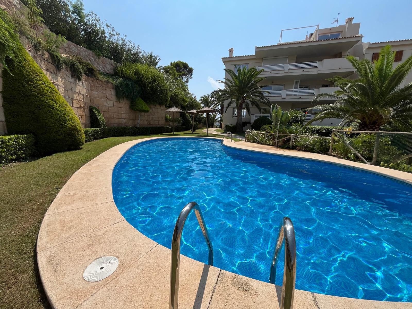 Piscina de Dúplex de lloguer en Calvià amb Aire condicionat, Moblat i Piscina comunitària