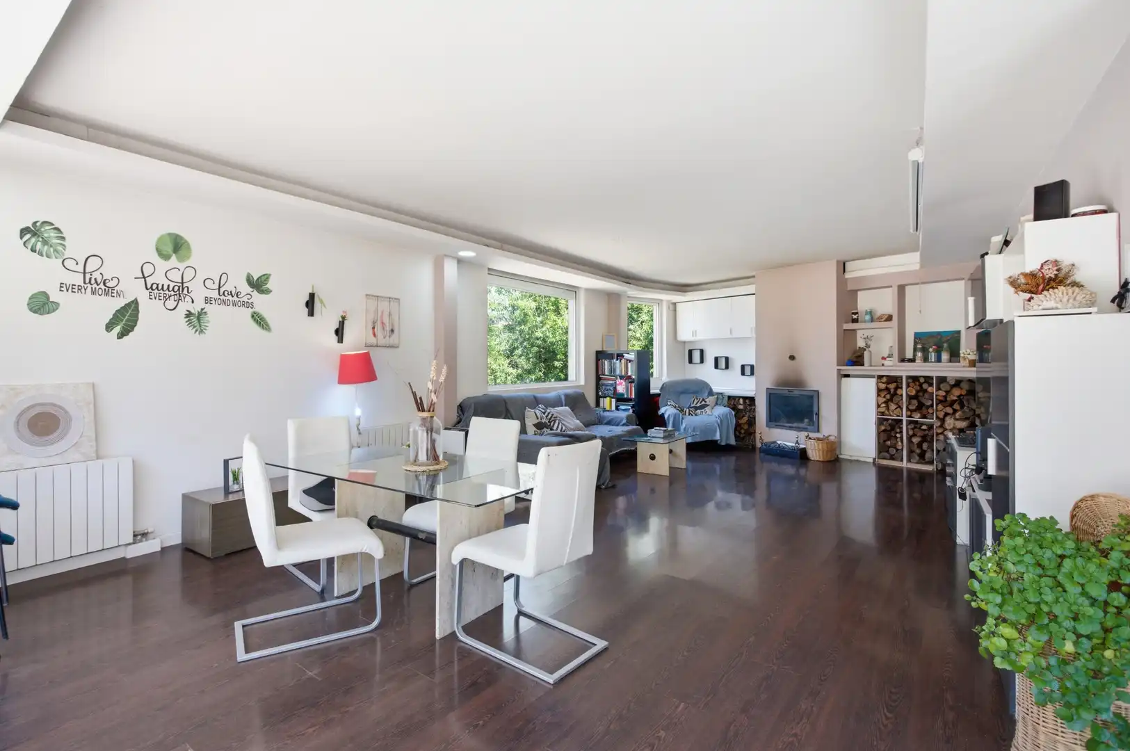 Sala de estar de Casa o chalet en venta en Vallirana con Aire acondicionado, Calefacción y Jardín privado