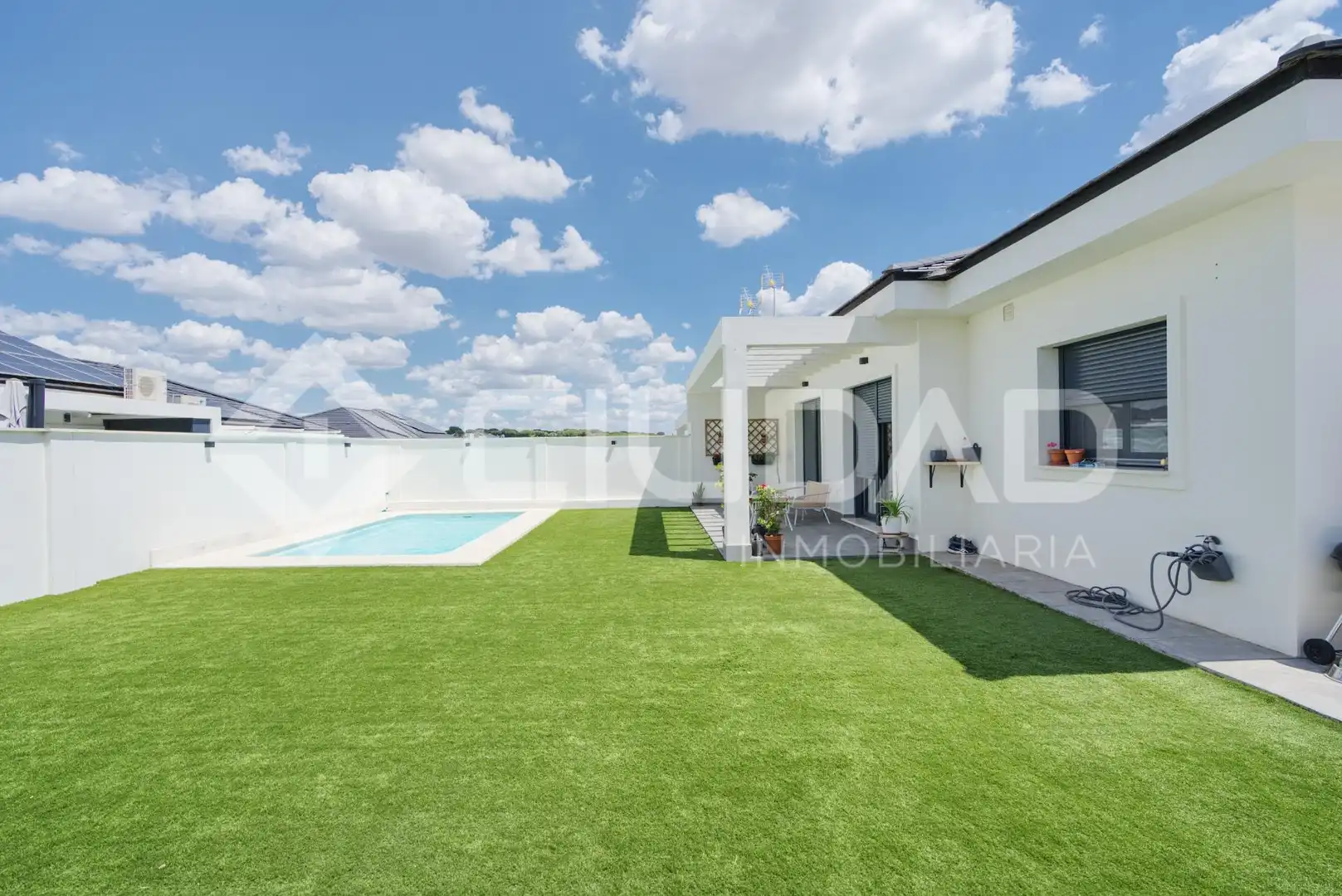 Vista exterior de Casa o xalet en venda en Alcalá de Guadaira