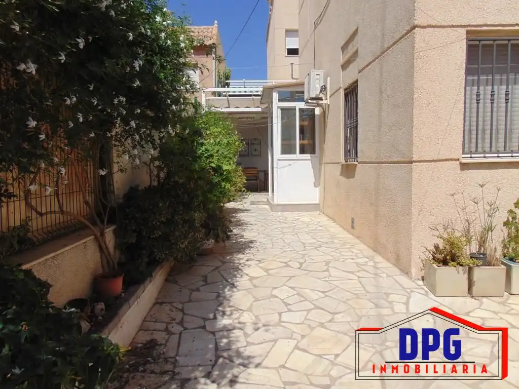Vista exterior de Dúplex en venta en Garrucha con Aire acondicionado, Terraza y Amueblado