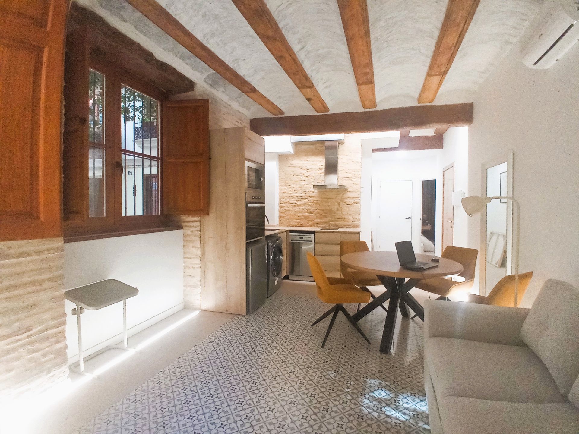 Cuina de Apartament de lloguer en  Valencia Capital amb Aire condicionat, Calefacció i Terrassa