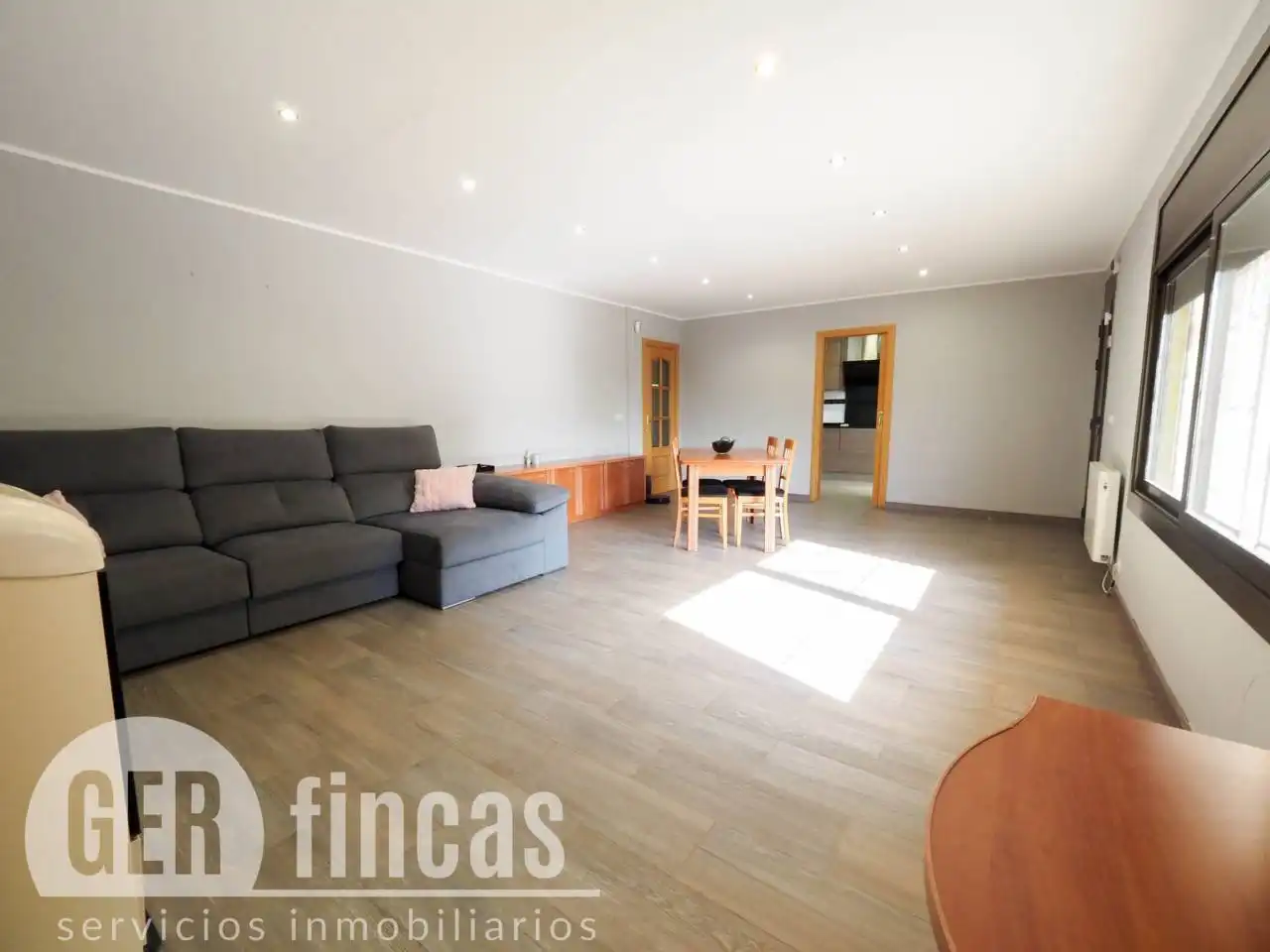 Sala de estar de Casa o chalet en venta en Terrassa con Aire acondicionado, Calefacción y Jardín privado