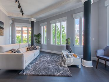 Flat with balcony to rent in Chamberí