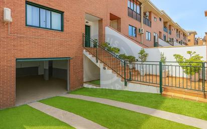 Exterior view of House or chalet for sale in Cáceres Capital  with Air Conditioner, Terrace and Internet