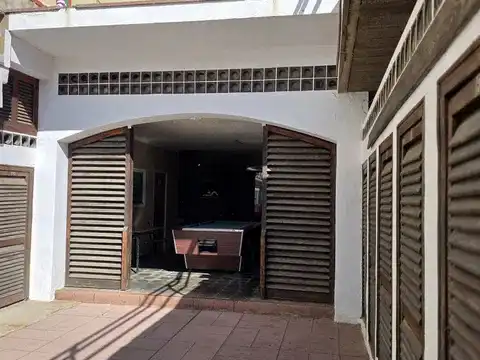 Gebäude zum Verkauf in Carrer d'Eduard Maristany, Centre