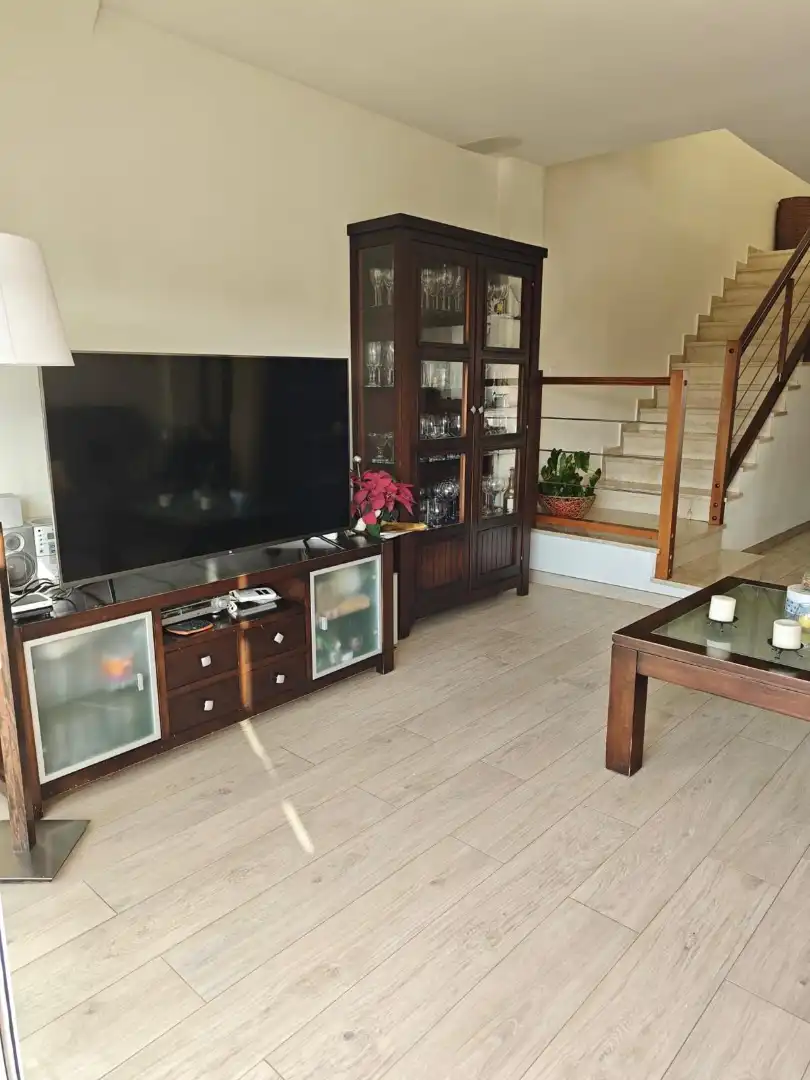 Sala de estar de Casa adosada en venta en Cubelles con Aire acondicionado, Calefacción y Jardín privado
