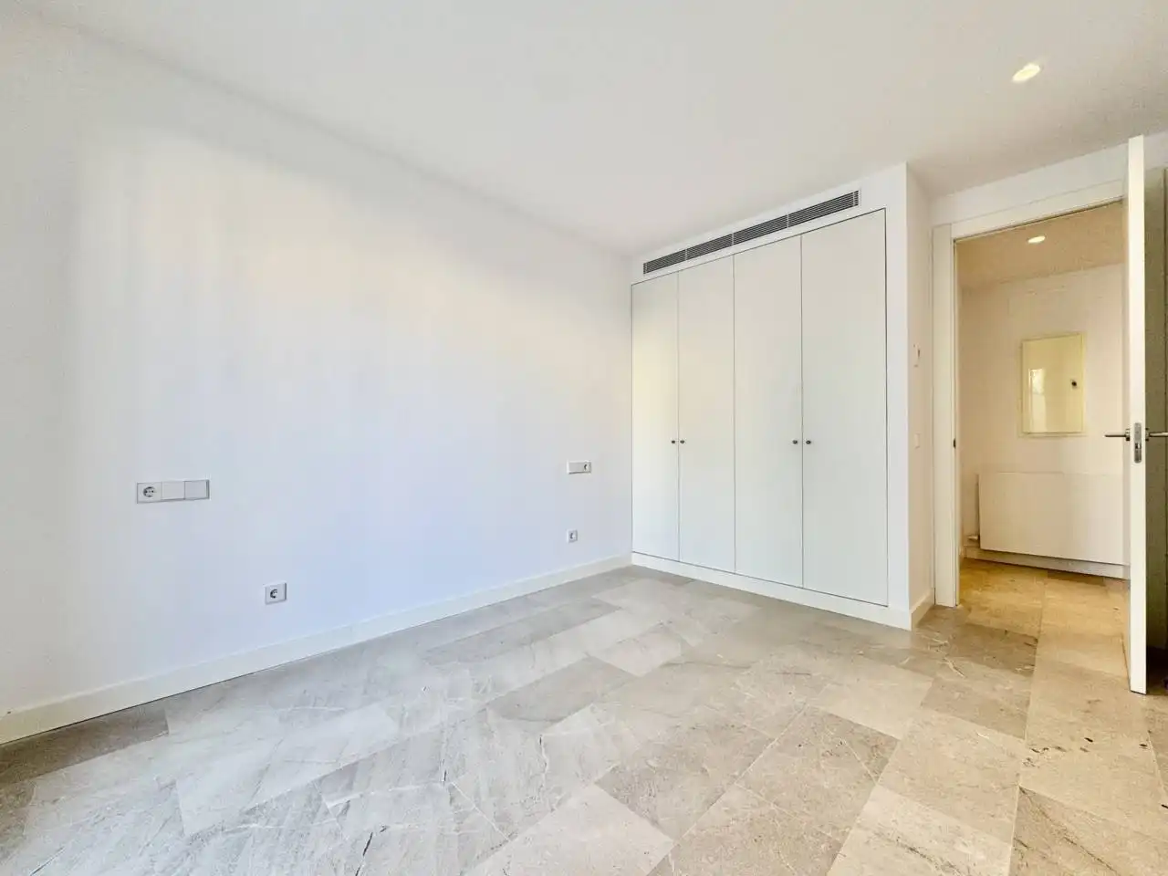 Bedroom of Flat for rent in  Palma de Mallorca  with Air Conditioner, Heating and Terrace