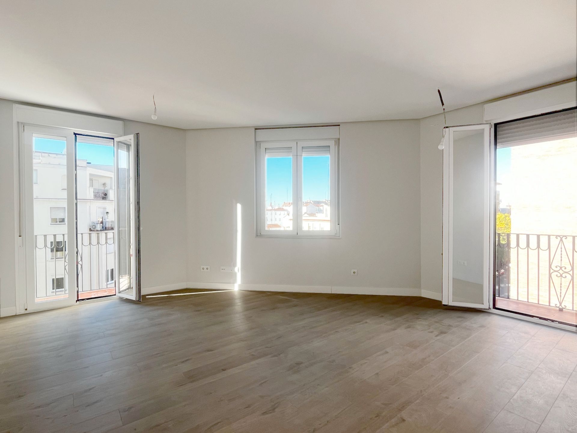 Living room of Flat to rent in  Madrid Capital  with Heating, Oven and Microwave