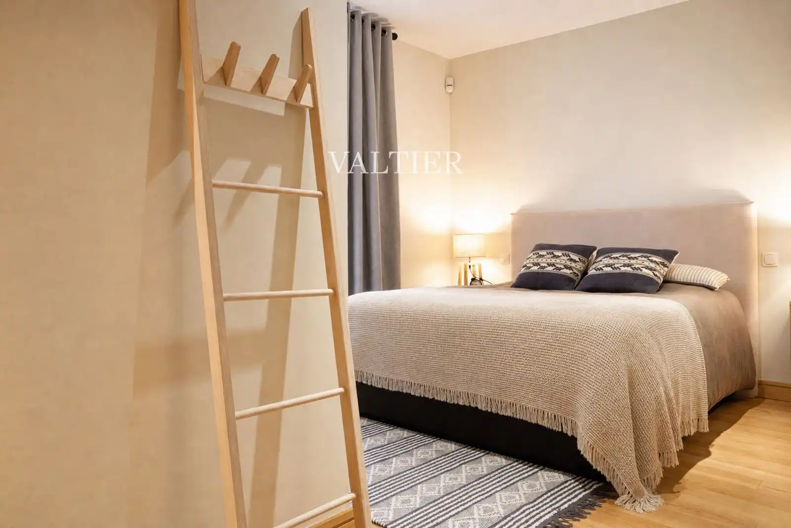 Bedroom of Flat for rent in Madrid  with Air Conditioner and Furnished