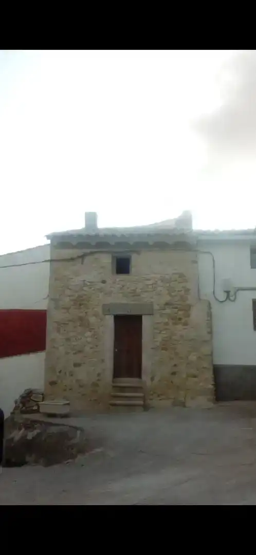 Vista exterior de Casa adosada en venda en Plou