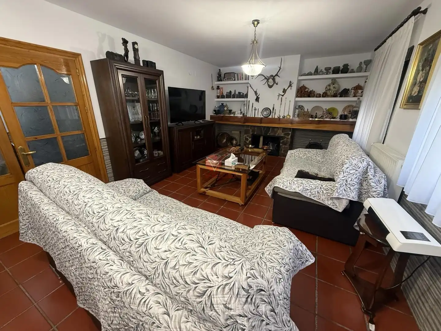 Sala d'estar de Casa o xalet en venda en Reyes Católicos - Paseo San Antonio