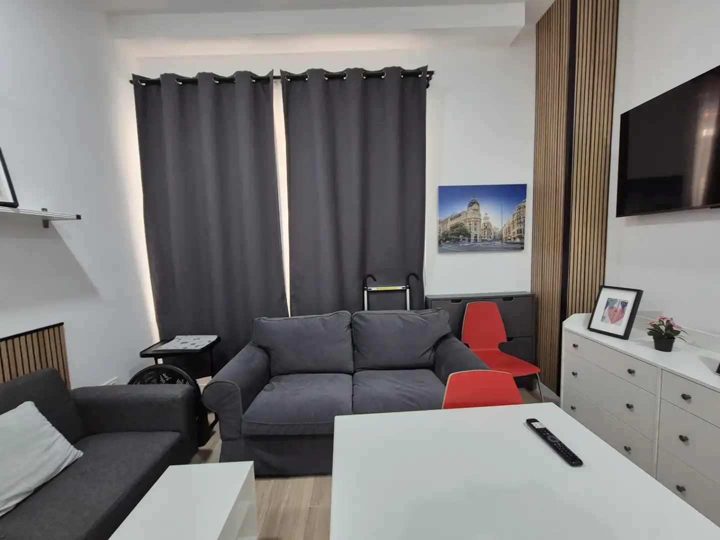 Sala d'estar de Estudi de lloguer en Madrid amb Aire condicionat, Calefacció i Moblat