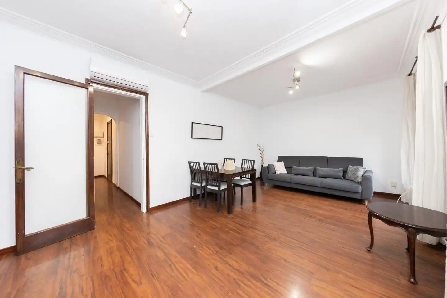 Living room of Flat for sale in Barcelona  with Air Conditioner and Furnished